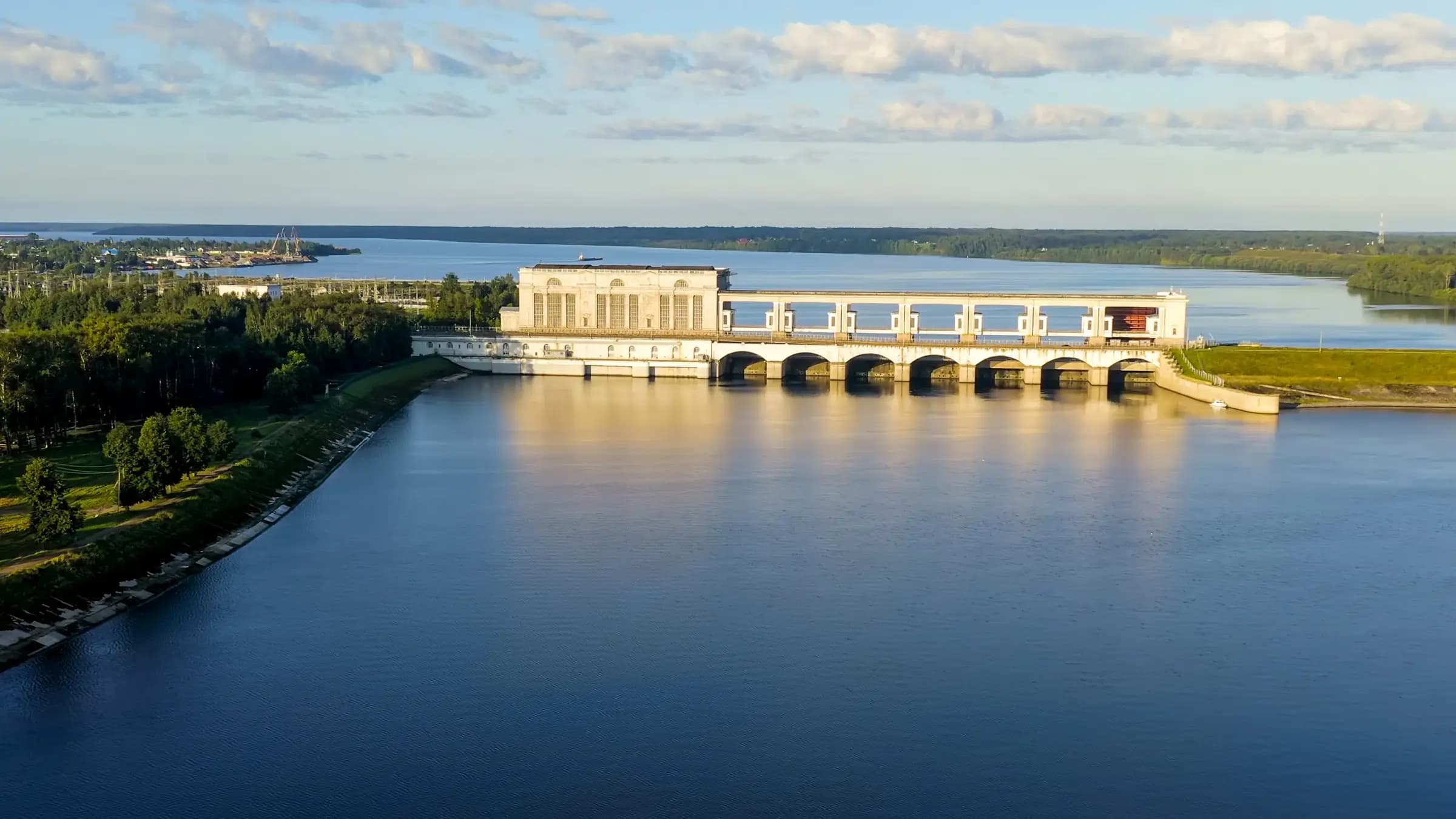 A base hidrelétrica dá ao país uma matriz limpa, mas com exposição crescente ao regime de chuvas.